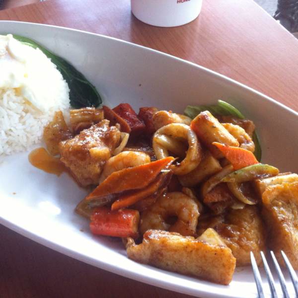 Seafood Sambal at Xin Wang Hong Kong Café | 新旺香港茶餐廳 on #foodmento http://foodmento.com/place/150