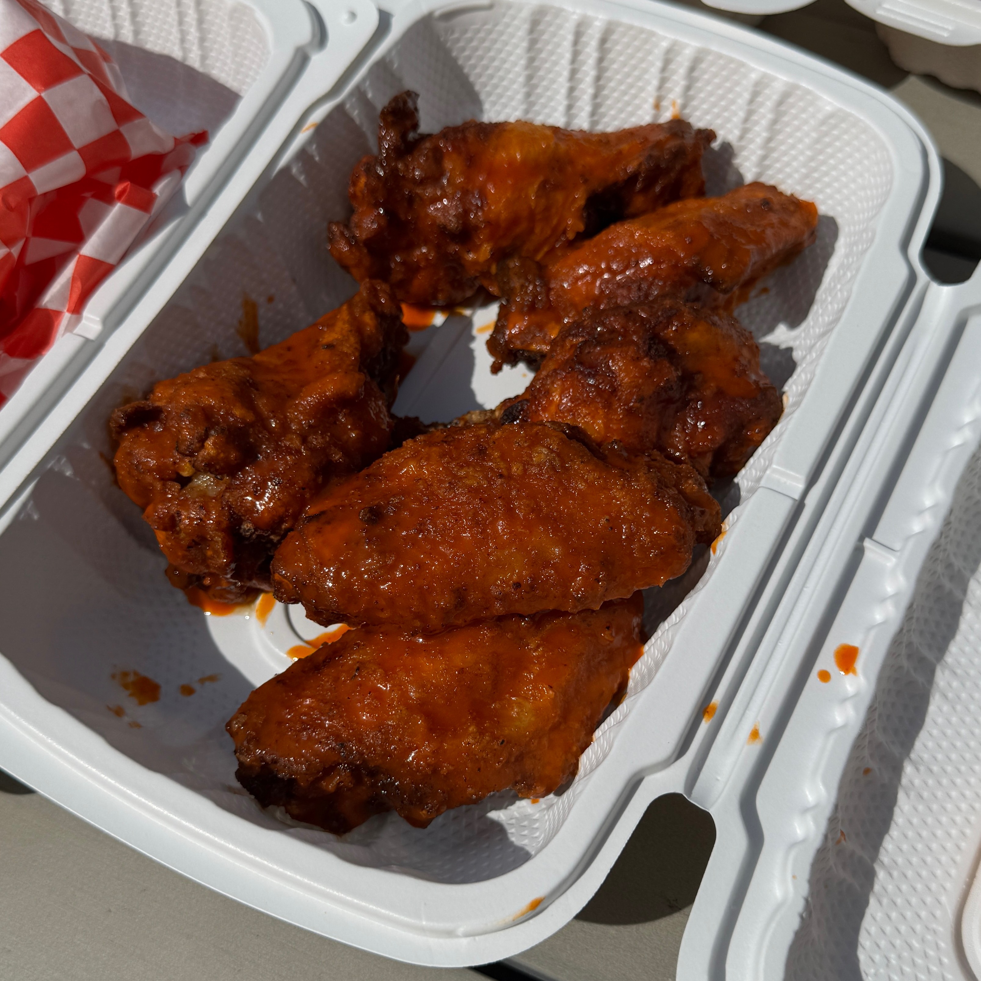 6 PC Wings $10.25 at Fyrebird on #foodmento http://foodmento.com/place/15129