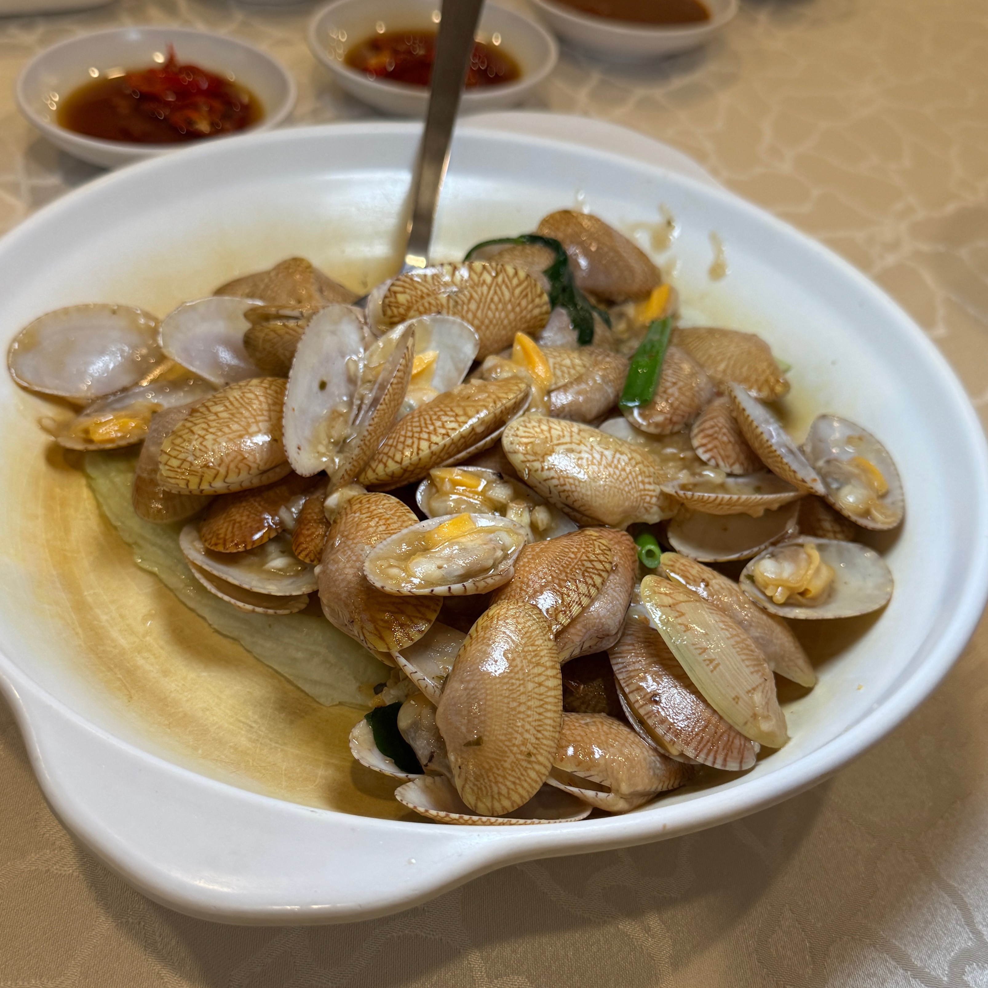 Lala Clams With Garlic & Chili at Long Ji Zi Char on #foodmento http://foodmento.com/place/15342