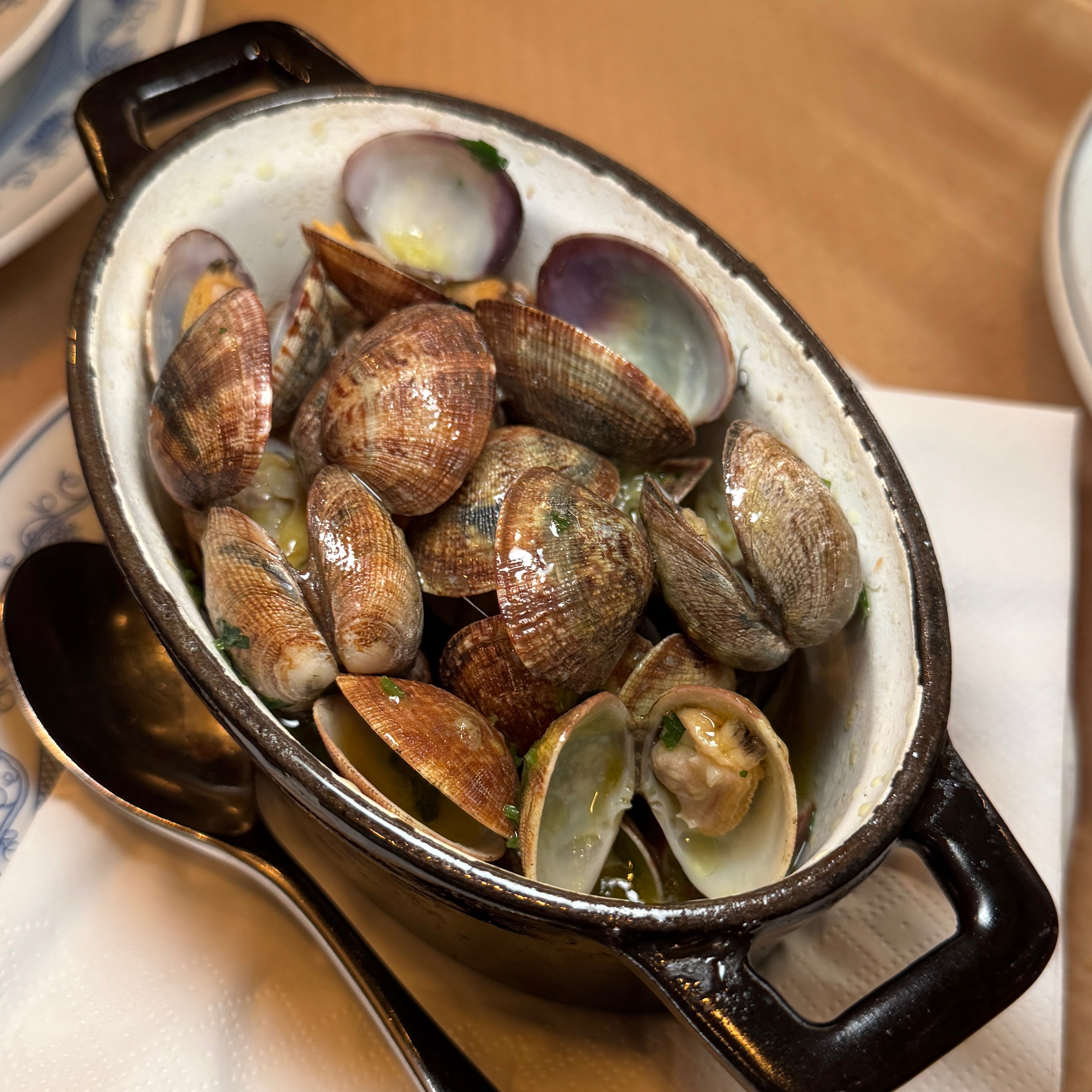 Bulhao Pato Clams $13 at Taberna Dos Mercadores on #foodmento http://foodmento.com/place/15504