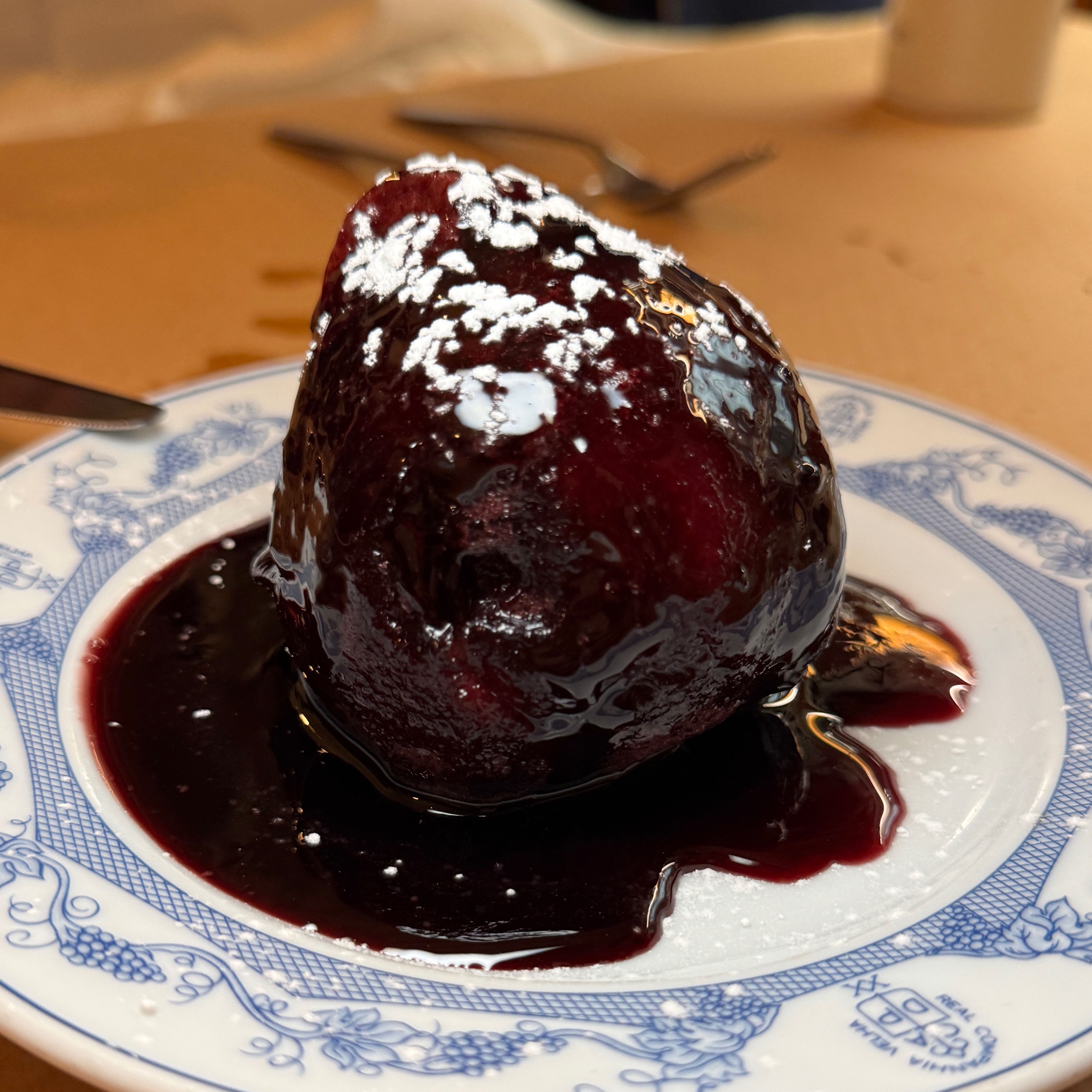 Roasted Pear In Sauce $4 at Taberna Dos Mercadores on #foodmento http://foodmento.com/place/15504