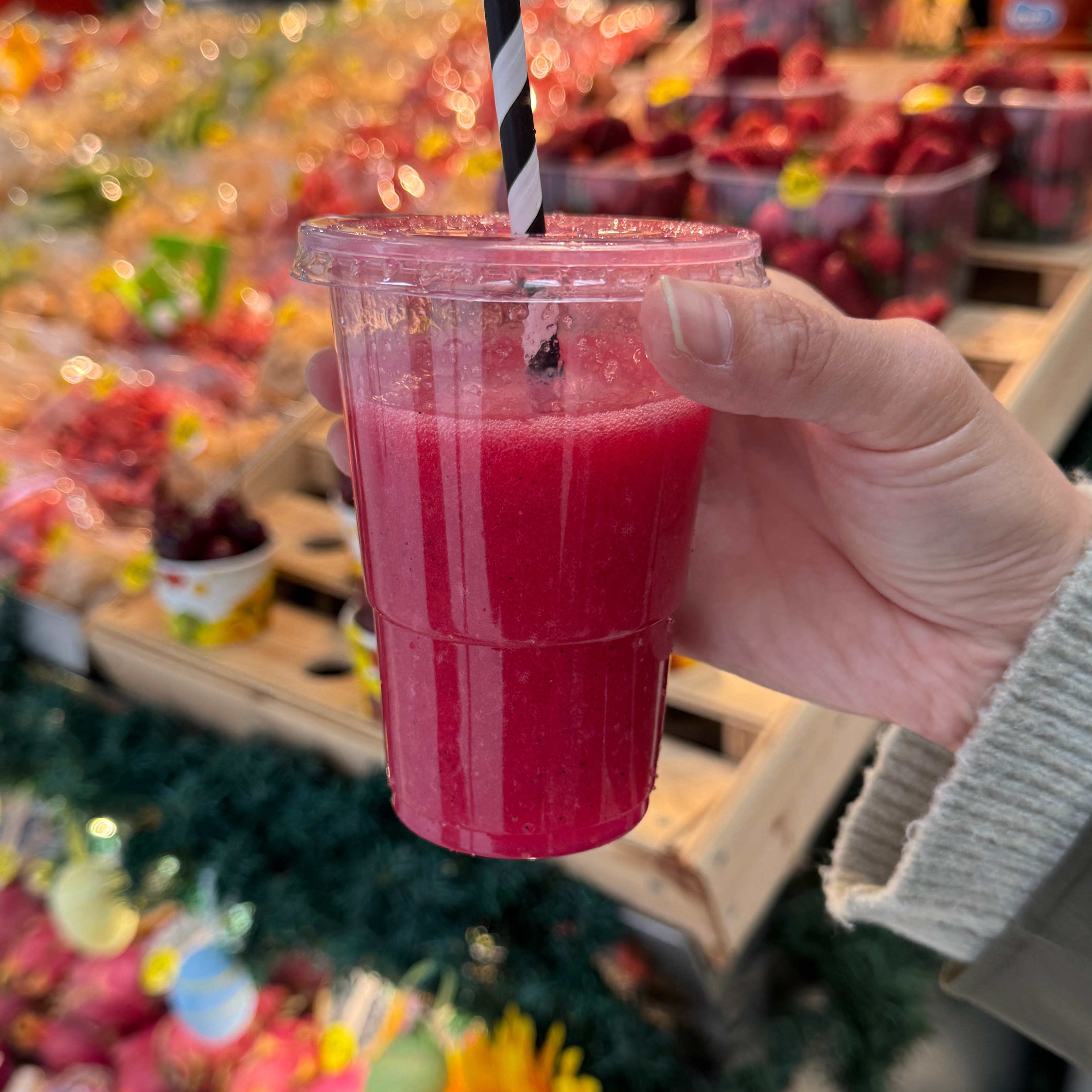 Mango Pitaya Juice $2.50 at Mercado do Bolhão (Bolhao) on #foodmento http://foodmento.com/place/15505