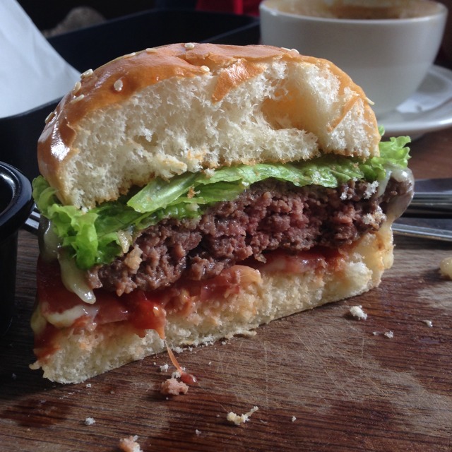 Grub Cheeseburger from GRUB on #foodmento http://foodmento.com/dish/6201