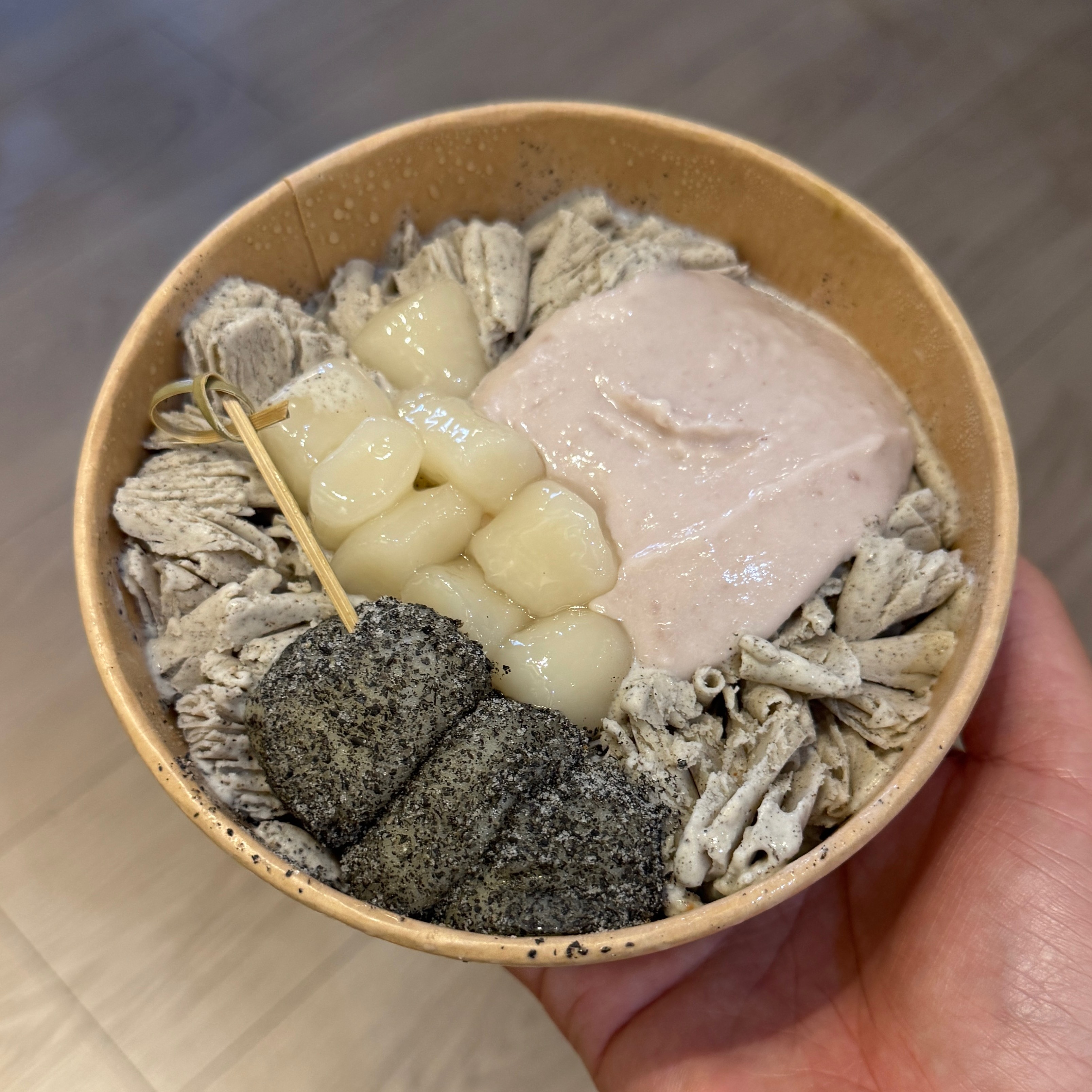 Black Sesame Mochi Pops $13 at Miro.Mochi 熊猫少爷·鲜奶麻薯 on #foodmento http://foodmento.com/place/16026