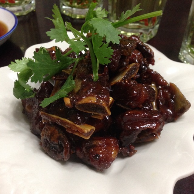 Honey Glazed Pork Ribs at 上海古猗园餐厅 on #foodmento http://foodmento.com/place/1603