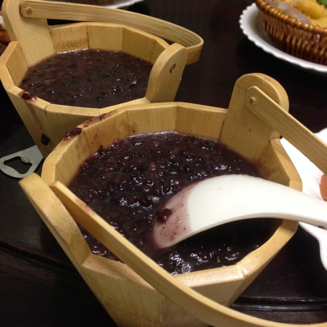 Black Glutinous Rice at 上海古猗园餐厅 on #foodmento http://foodmento.com/place/1603