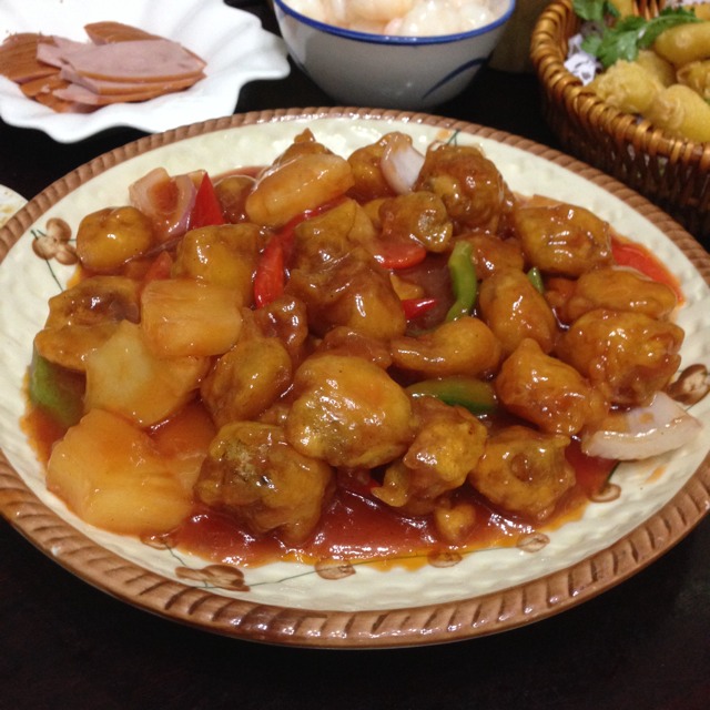 Sweet & Sour Deep Fried Water Chestnuts at 上海古猗园餐厅 on #foodmento http://foodmento.com/place/1603