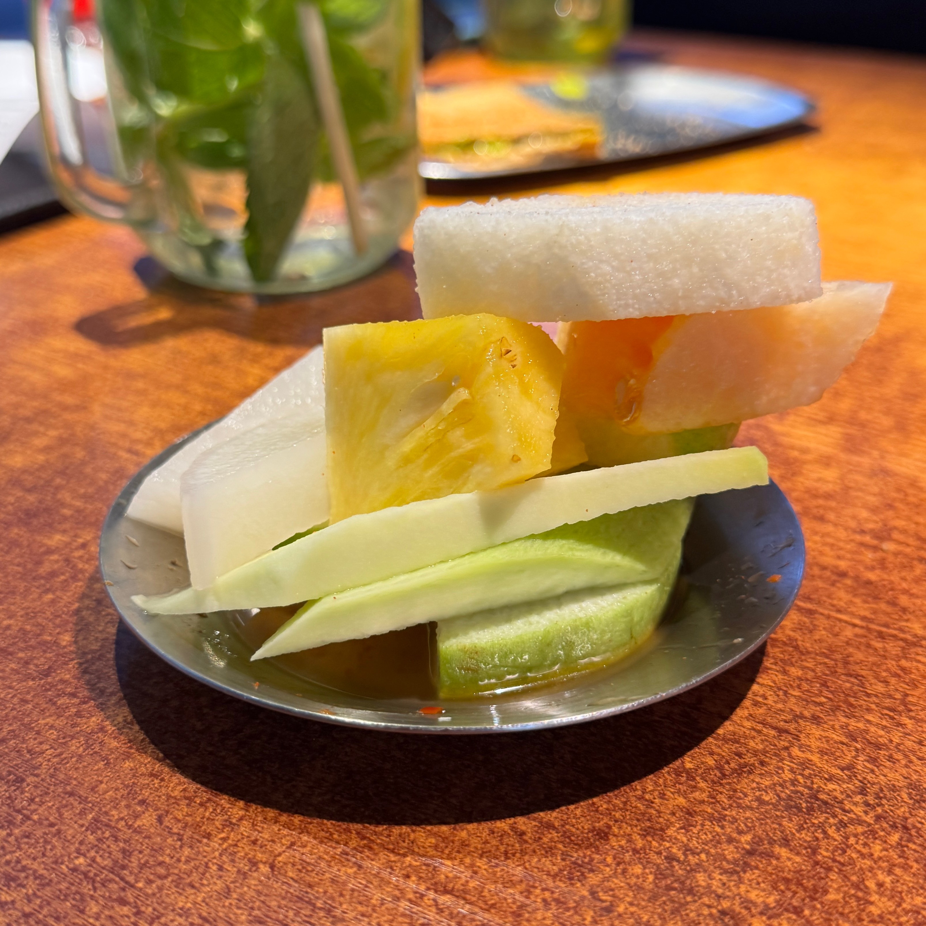 Complimentary Fruit at Feitun Rougucha (Bak Kut Teh) on #foodmento http://foodmento.com/place/16159