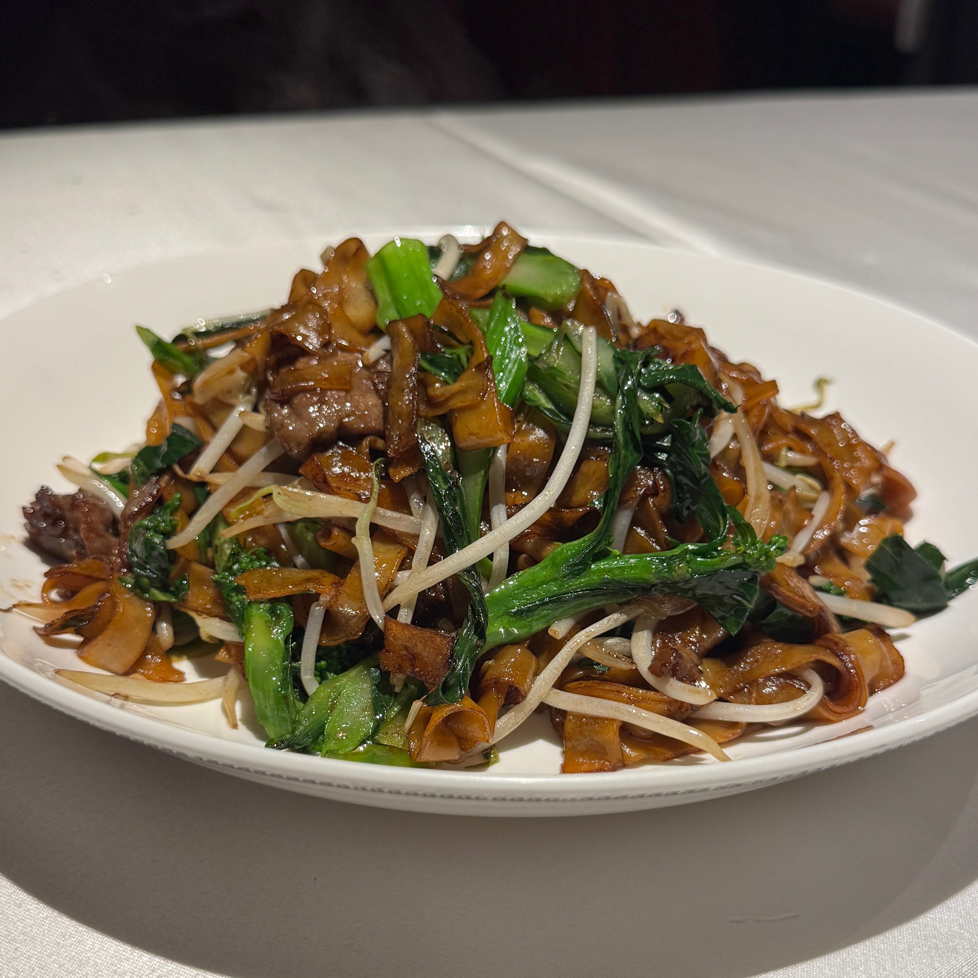 Stir Fried Flat Rice Noodles, Sliced Beef (Beef Chow Fun) Y48 at Bingsheng Taste 炳胜品味 on #foodmento http://foodmento.com/place/16196