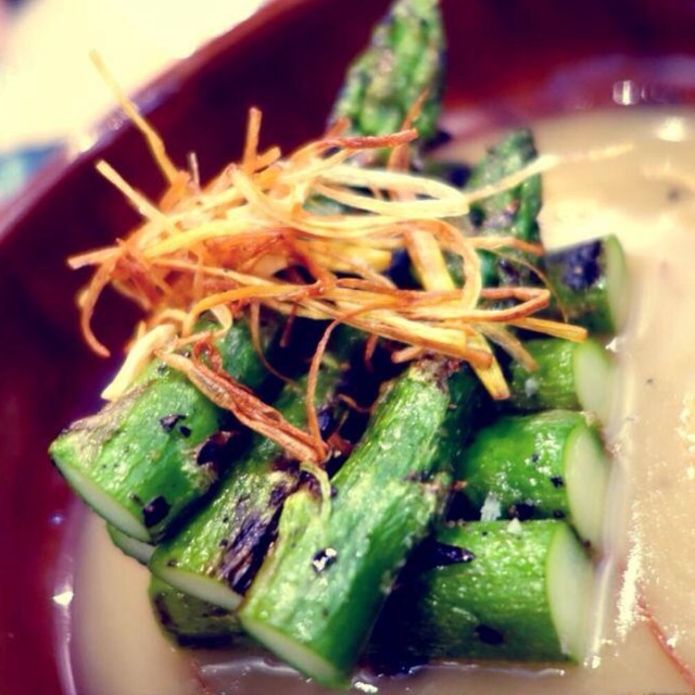 Chargrilled Asparagus, Garlic Miso Dressing from Moosehead Kitchen (CLOSED) on #foodmento http://foodmento.com/dish/6447