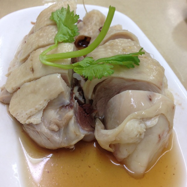 Drunken Chicken In Shaoxing Wine from Swee Choon Tim Sum Restaurant 瑞春點心拉麵小籠包 on #foodmento http://foodmento.com/dish/8073