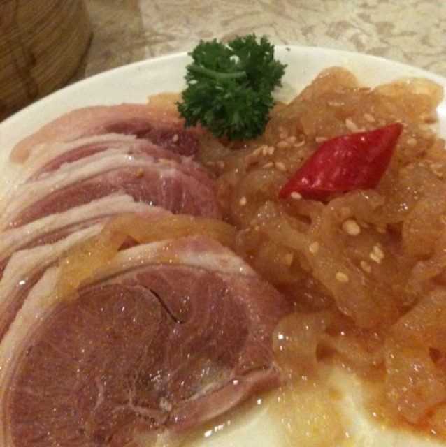 Vinegar Pork Trotter from Red Star Restaurant 红星酒家 on #foodmento http://foodmento.com/dish/6817