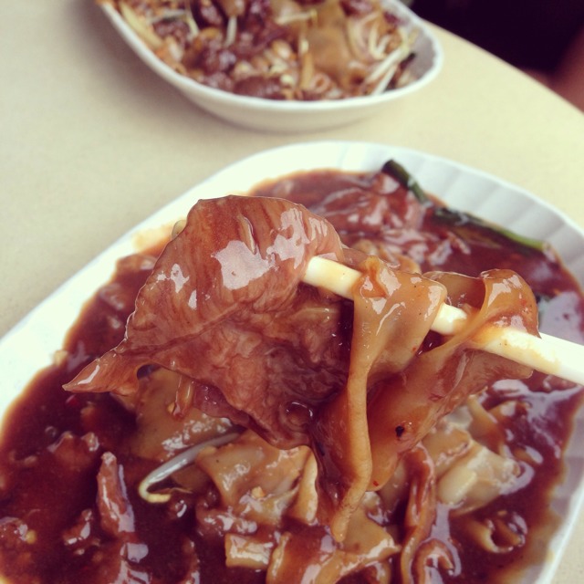 Beef Kway Teow (Hor Fun) - Wet from Geylang Lorong 9 Beef Kway Teow on #foodmento http://foodmento.com/dish/1970
