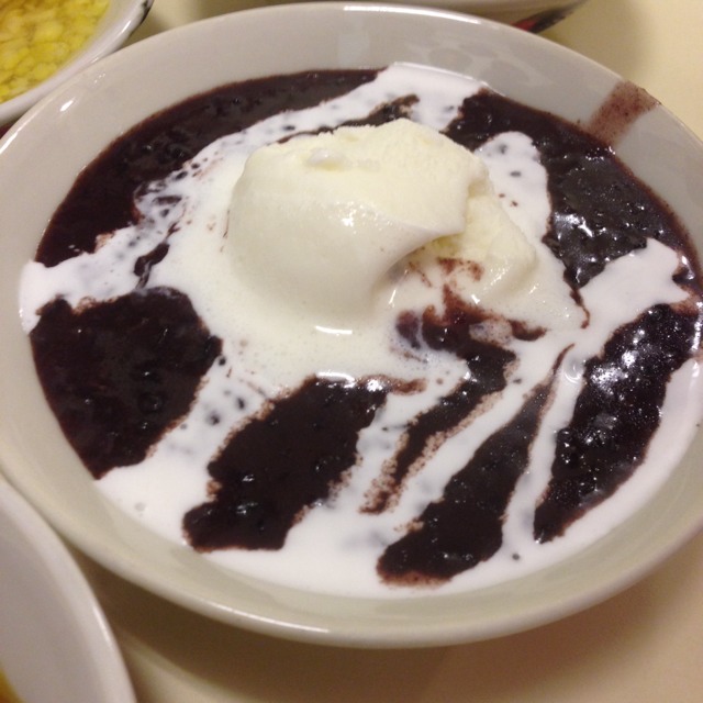 Pulot Hitam With Coconut Ice Cream from Sinpopo Brand on #foodmento http://foodmento.com/dish/7139