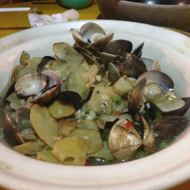 Claypot Clams from Ah Sing Lok Lok 阿胜碌碌 on #foodmento http://foodmento.com/dish/7052