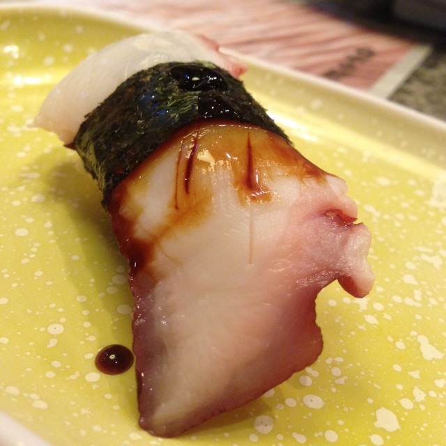 Octopus Sushi at Itacho Sushi 板长寿司 on #foodmento http://foodmento.com/place/1948