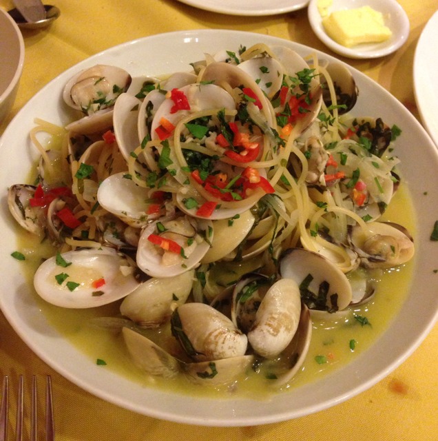 Spaghetti Alla Vongole (Clams, White Wine...) from Bruno's Pizzeria & Grill on #foodmento http://foodmento.com/dish/4136