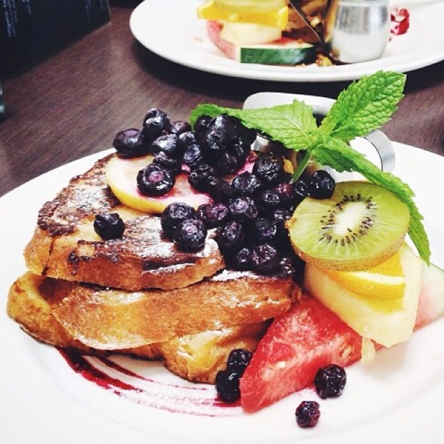 Brioche French Toast (with Bacon, Banana, Berries...) at Vudu Cafe & Larder on #foodmento http://foodmento.com/place/2183