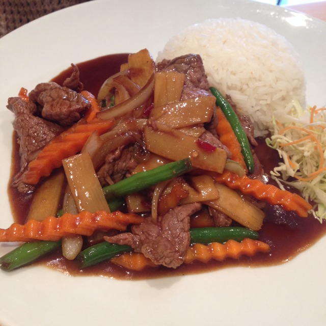 Basil Chili (Pad Ka Phau) Beef Over Rice at Tham Nak Thai on #foodmento http://foodmento.com/place/2193