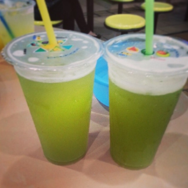 Sugar Cane Juice at Pasir Panjang Food Centre on #foodmento http://foodmento.com/place/219