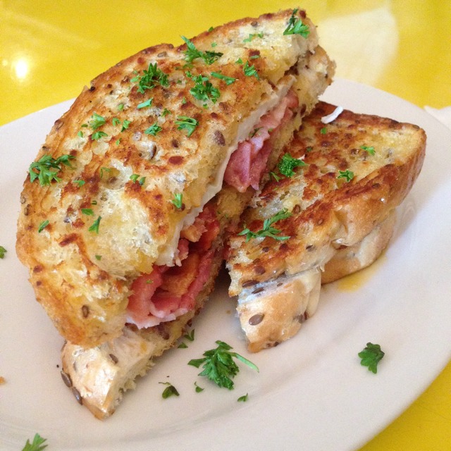 Bacon & Egg Sandwich from Workman's Café & Bar on #foodmento http://foodmento.com/dish/8446