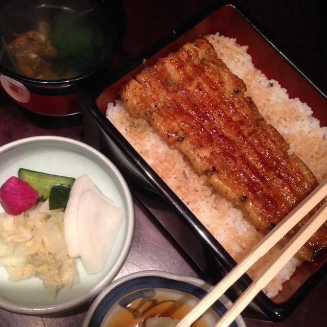 Kiku Unaju (Grilled Eel With Sauce In Box) at 野田岩 麻布飯倉本店 on #foodmento http://foodmento.com/place/2217