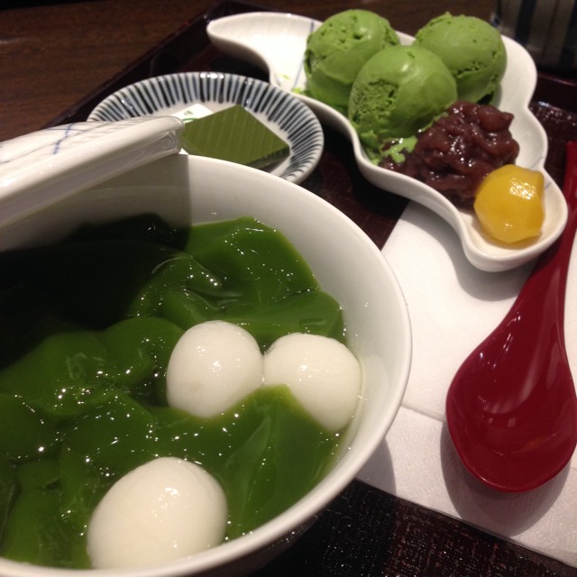 Tea Jelly (Matcha) at 中村藤吉 京都駅店 on #foodmento http://foodmento.com/place/2272