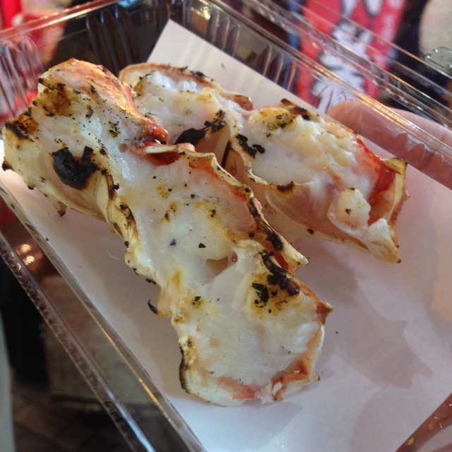 Grilled Crab Legs from かに道楽 本店 (Kani Douraku) on #foodmento http://foodmento.com/dish/8705