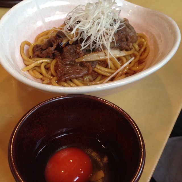 Sukiyaki Fried Noodles at 道頓堀 寿座 on #foodmento http://foodmento.com/place/2319