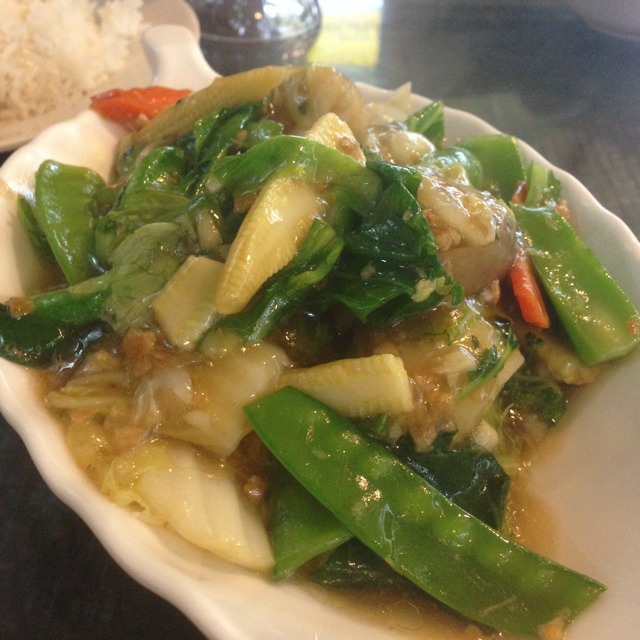 Stir-fried Mixed Vegetables With Oyster Sauce at Diandin Leluk on #foodmento http://foodmento.com/place/237