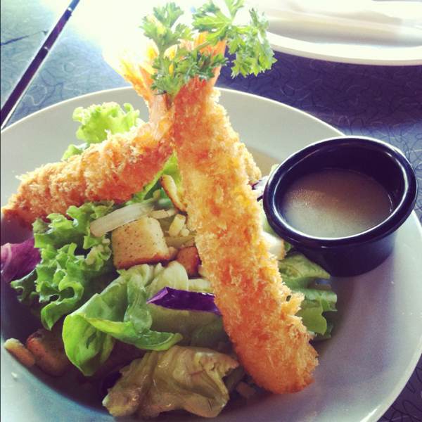 House Salad with Crispy Shrimp at Billy Bombers on #foodmento http://foodmento.com/place/239
