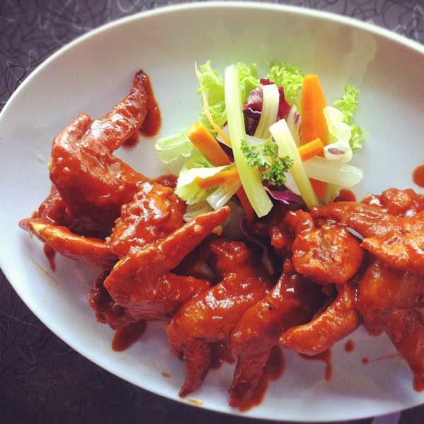 Buffalo Wings at Billy Bombers on #foodmento http://foodmento.com/place/239