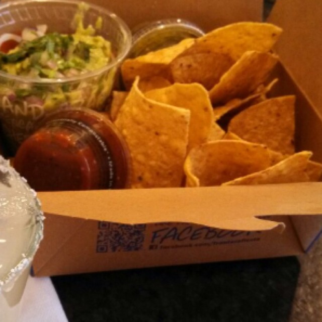 Salsa & Chips from Tortas Frontera by Rick Bayless on #foodmento http://foodmento.com/dish/9104