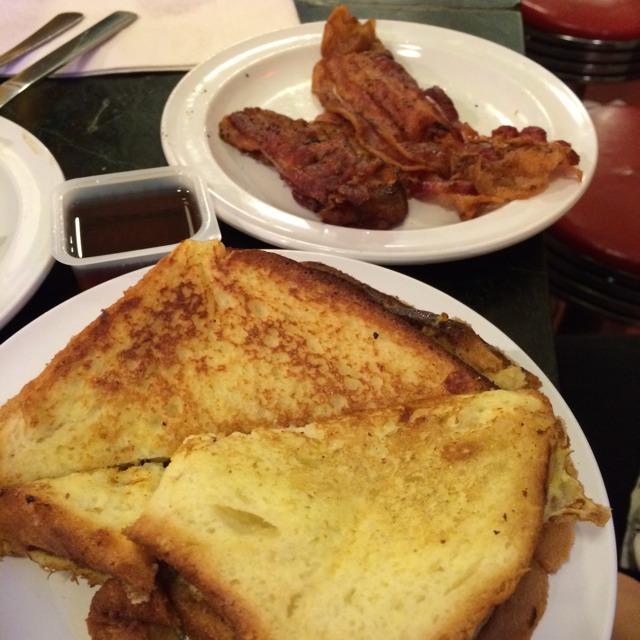 French Toast & Bacon at Eisenberg's Sandwich Shop on #foodmento http://foodmento.com/place/2478