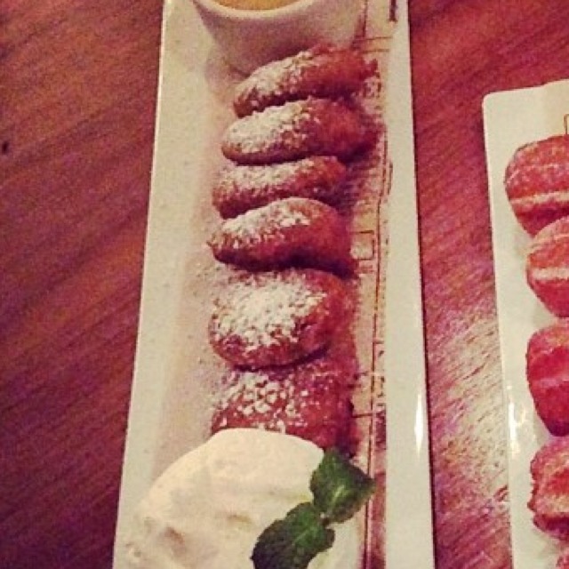 Fried Oreos from Joya Restaurant & Lounge (CLOSED) on #foodmento http://foodmento.com/dish/9240