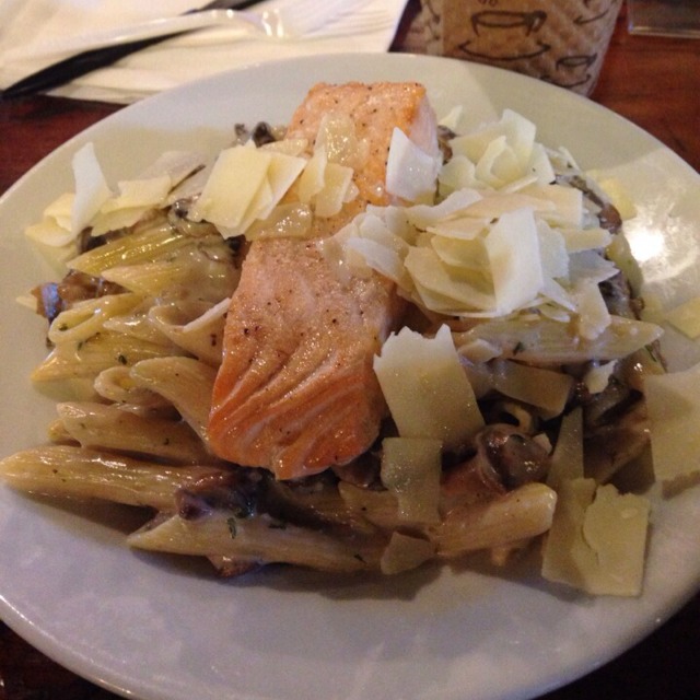 Salmon Fillet Pasta With Creamy Mushroom Sauce at CoHo on #foodmento http://foodmento.com/place/2507