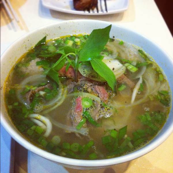 Pho Dac Biet (Special Noodle Soup) at Long Phung Vietnamese Restaurant on #foodmento http://foodmento.com/place/251