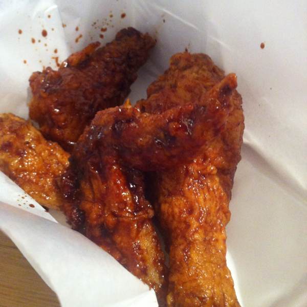Chicken Wings & Drumstick Combo from 4Fingers Crispy Chicken (CLOSED) on #foodmento http://foodmento.com/dish/1089