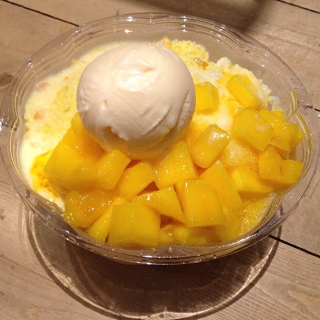 Mango Tango Iced Flakes at Tous Les Jours on #foodmento http://foodmento.com/place/2760