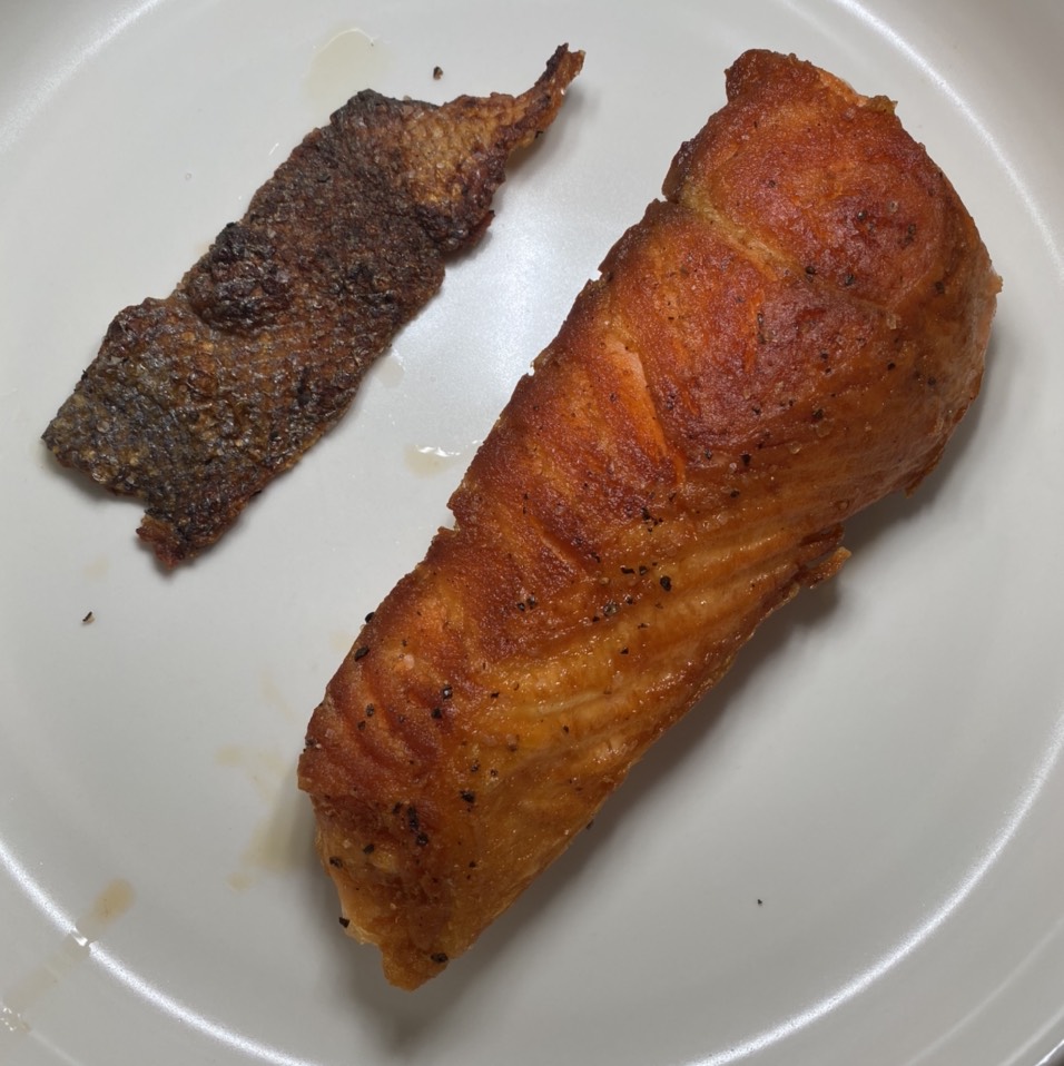 Black Pepper Salmon from Chez Victoria (PRIVATE) on #foodmento http://foodmento.com/dish/10716