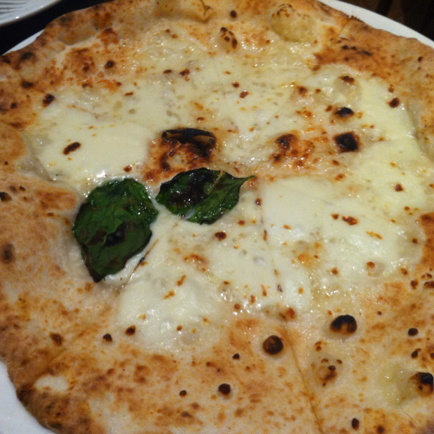 Pizza Bianca at Pizzeria L'Operetta on #foodmento http://foodmento.com/place/27
