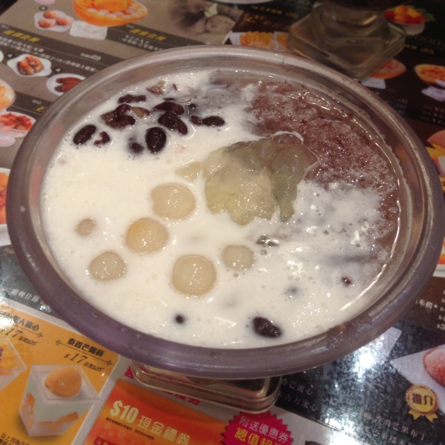 Red Bean & Tapioca Ice Soup at Hui Lau Shan 許留山 on #foodmento http://foodmento.com/place/282
