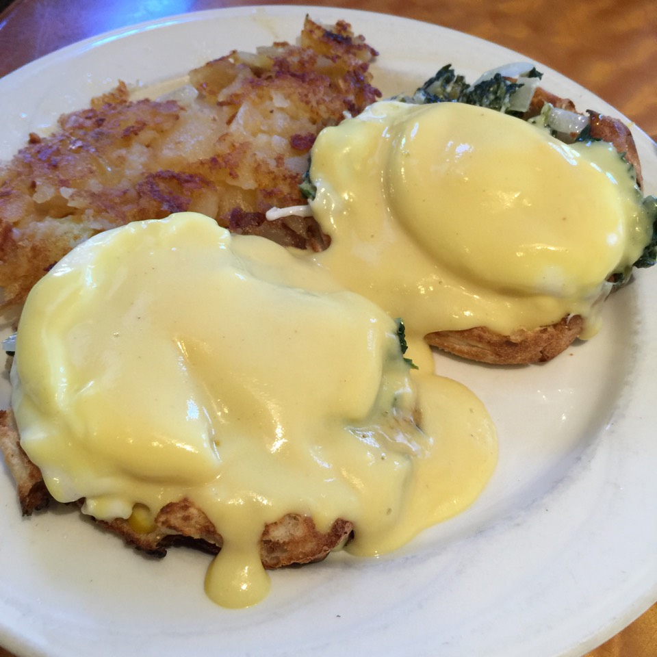 Eggs Florentine (Two Poached Eggs, Toasted English Muffin, Hollandaise) at Georgia Diner on #foodmento http://foodmento.com/place/284