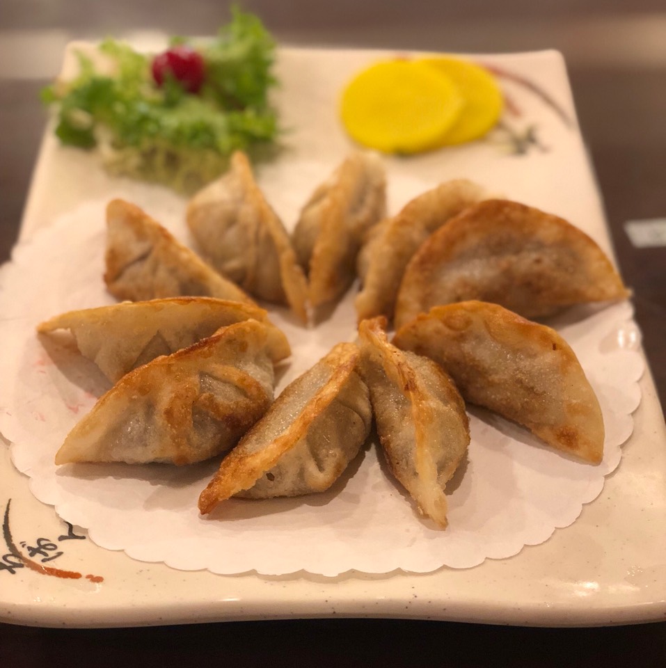 Kogee Mandoo (Fried Beef Dumplings) on #foodmento http://foodmento.com/dish/29613