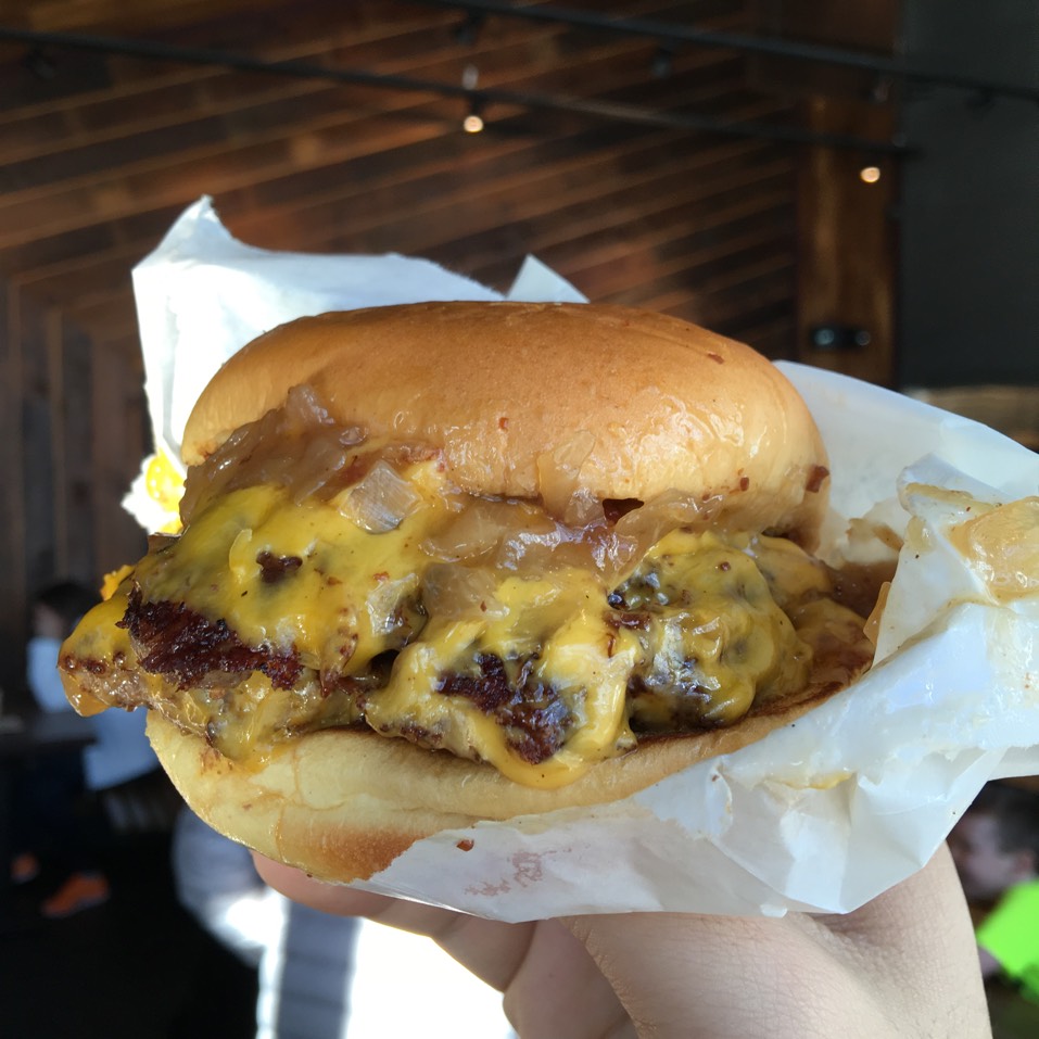 Roadside Burger (Special) at Shake Shack on #foodmento http://foodmento.com/place/2956