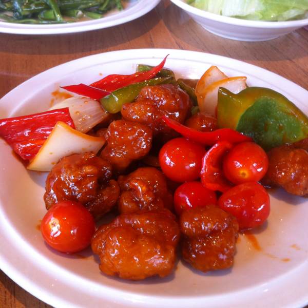 Sweet & Sour Pork w Cherry Tomato at Soup Restaurant 三盅兩件 on #foodmento http://foodmento.com/place/31