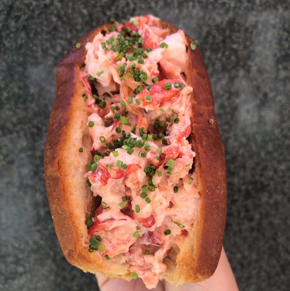 Lobster Roll @ Burger & Lobster at Mad. Sq. Eats (SEASONAL) on #foodmento http://foodmento.com/place/3267