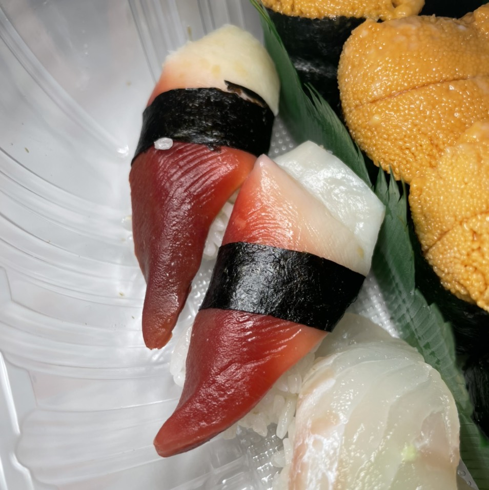 Surf Clam Sushi $6 from Sushi Ota on #foodmento http://foodmento.com/dish/53429
