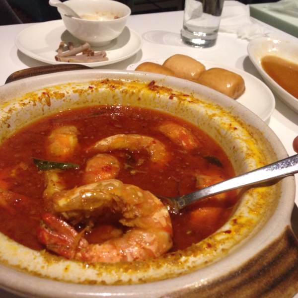 Signature Curry Prawns w Fried Buns at TungLok Signatures 同乐经典 (CLOSED) on #foodmento http://foodmento.com/place/32