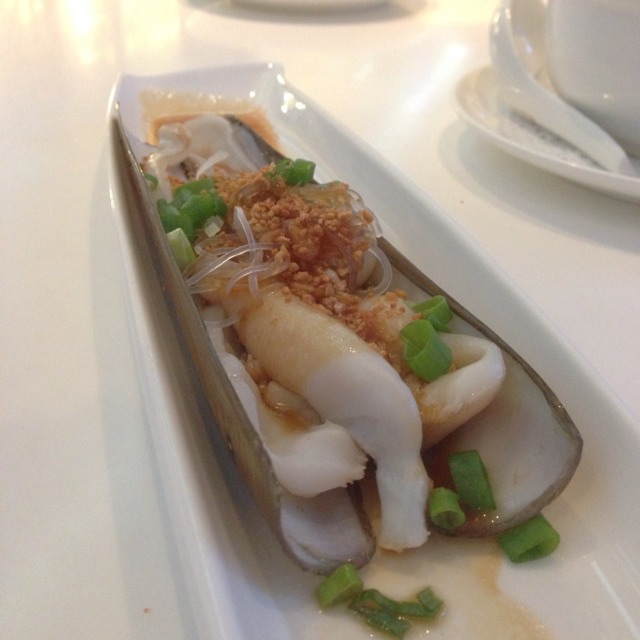 Scottish Bamboo Clam at TungLok Signatures 同乐经典 (CLOSED) on #foodmento http://foodmento.com/place/32